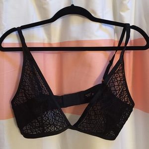 Black lace bralette 😎