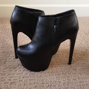 ALDO ANKLE BOOTIES WORN ONCE
