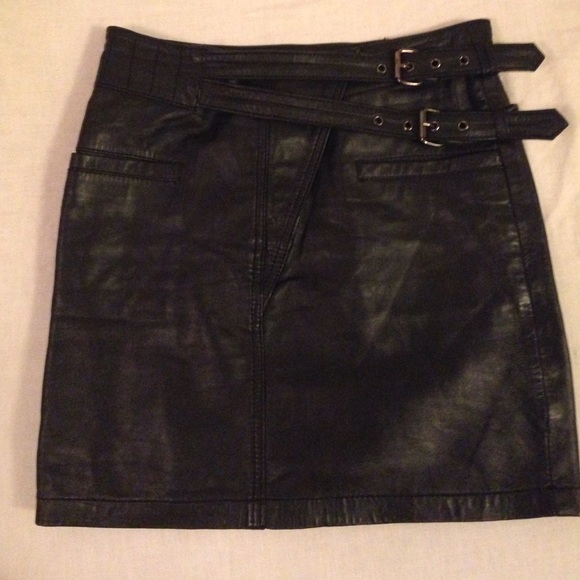 🐰HOLIDAY SALE🐰 TOPSHOP 100% Leather Moto Mini - Picture 1 of 3