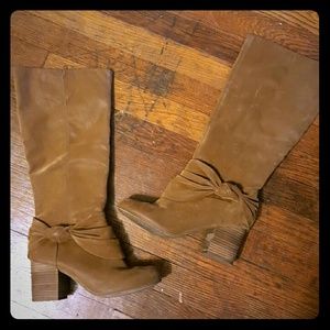 Last chance! Tan Blowfish Boots