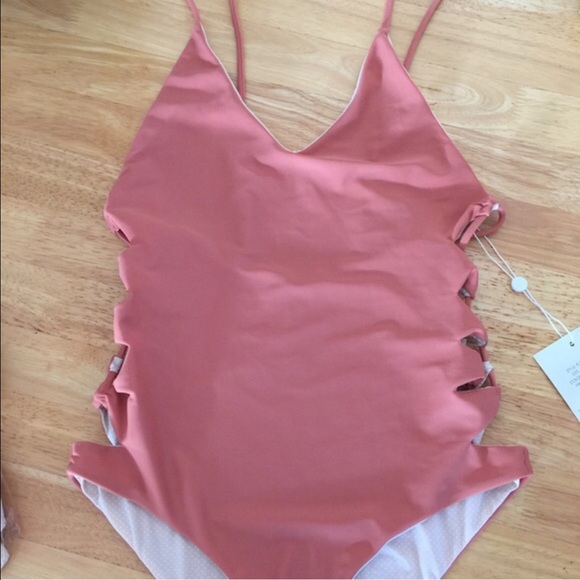 Acacia one piece