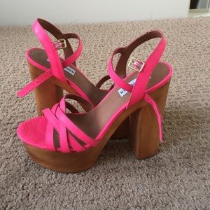 NEVER WORN STEVE MADDEN SANDALS