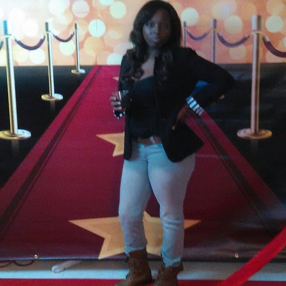 Meet your Posher, Deindra