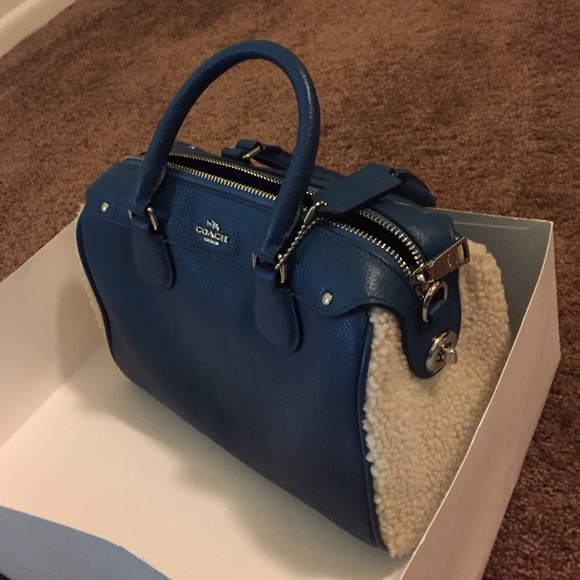 Medium sized coach purse. Brand new. Still in box - Picture 3 of 4