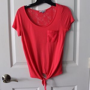 pink tee