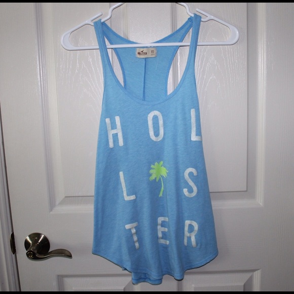 woman's blue tank top