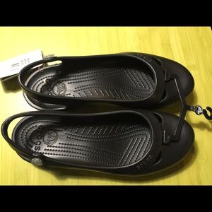 Jayna Crocs, size 11