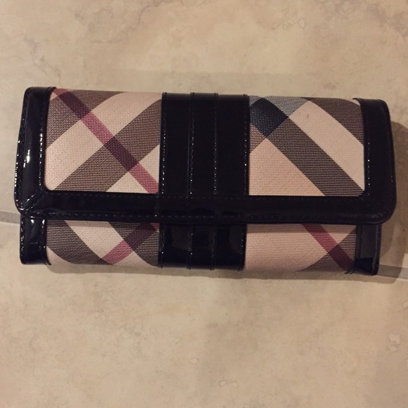 Burberry continental wallet