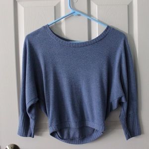 blue 3/4 sleeve sweater
