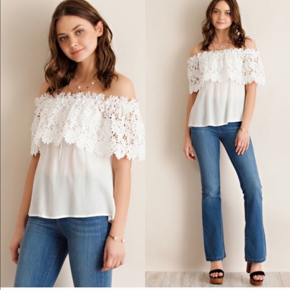 🔴SOLD🔴Daisy Crochet Off The Shoulder Blouse - Picture 4 of 4