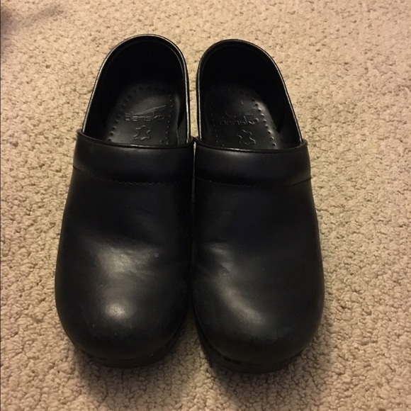 Dansko size 37 black leather clogs