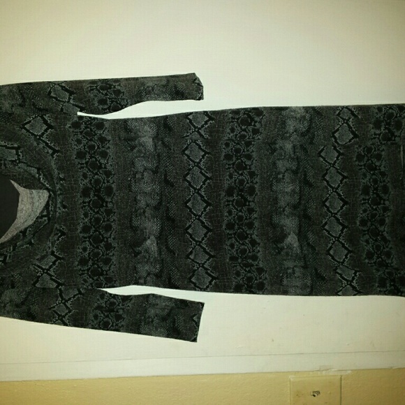 Dress - Picture 2 of 4
