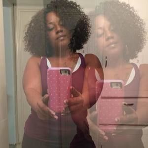 Meet your Posher, Annissia