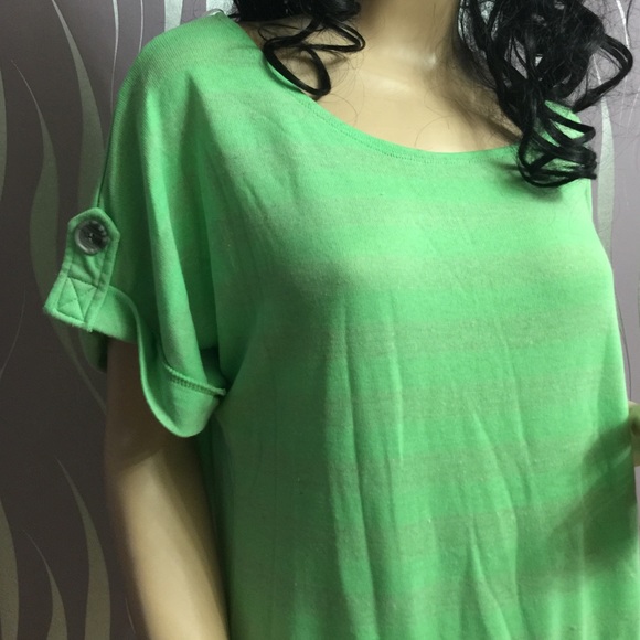 ❗️ SALE ❗️ NEON GREEN SUMMER TOP W POCKETS - Picture 2 of 4