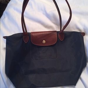 Navy Le Pliage medium tote