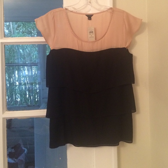 Ann Taylor Tops - Black and Tan Ann Taylor top size small