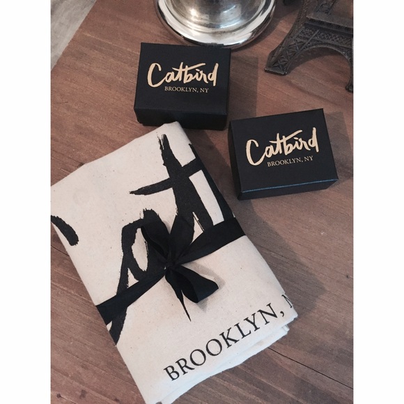 Large Talon Earring - Picture 4 of 4