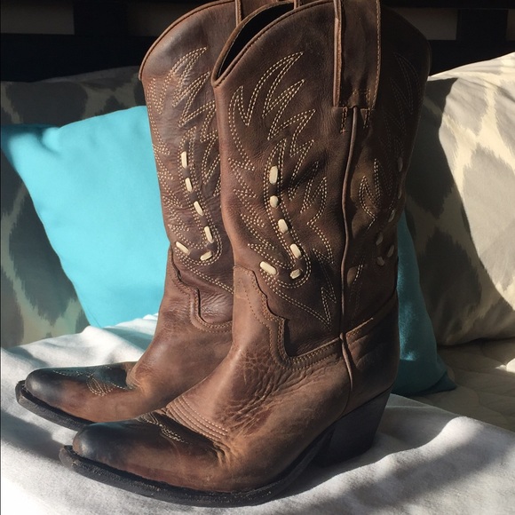 *NWOT* Leather cowboy boots - Picture 2 of 4