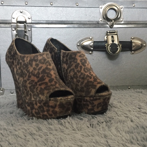 Love Leopard Wedges