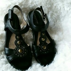 New Naturalizer Stylish Black Sandals