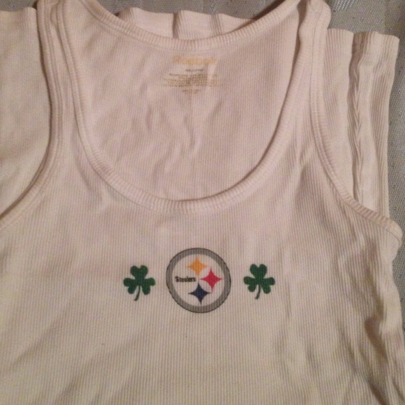 Rebok shamrock steers tank