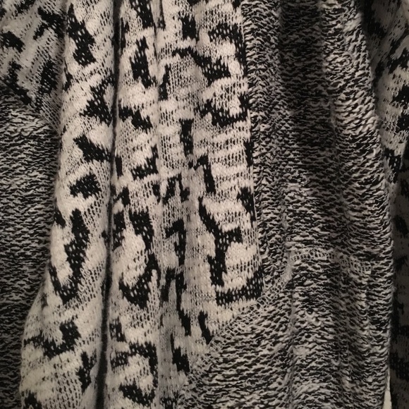 Jacket/Sweater - Picture 2 of 3