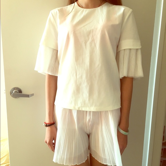 White top & Bottom already matched. Very pretty
