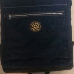 KiplingTravel garment bag.