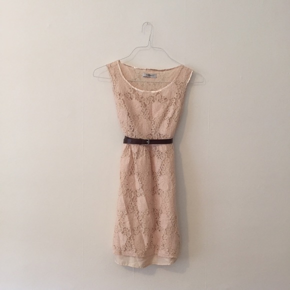 lace dress with belt. - Picture 2 of 4