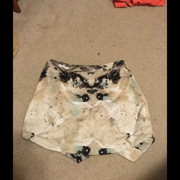 Style stalker asymmetrical skirt nwot sz 2