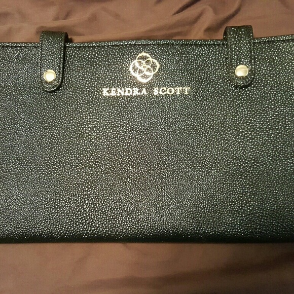 🌟Sold🌟Kendra Scott Black Organizer