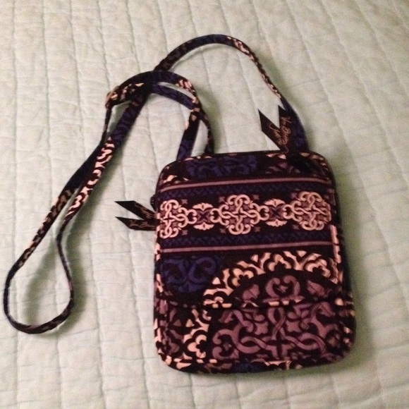 SOLD: Vera Bradley Crossbody