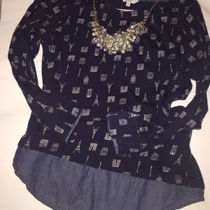 Crown and Ivy top size xs