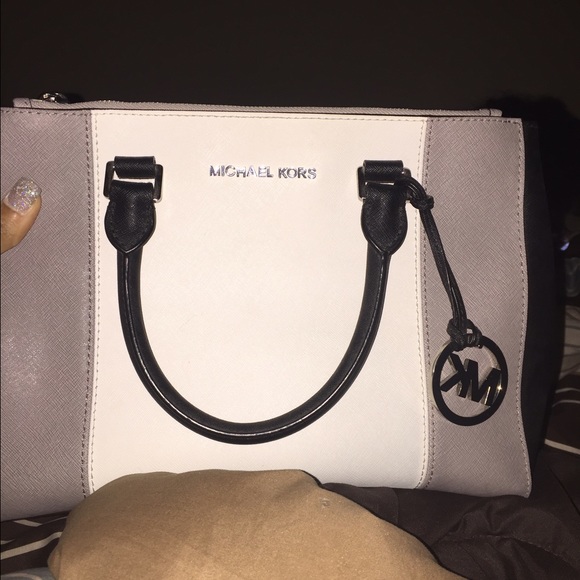 Micheal Kors purse