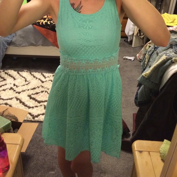 Dress - Picture 4 of 4