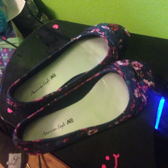 American Eagle flats