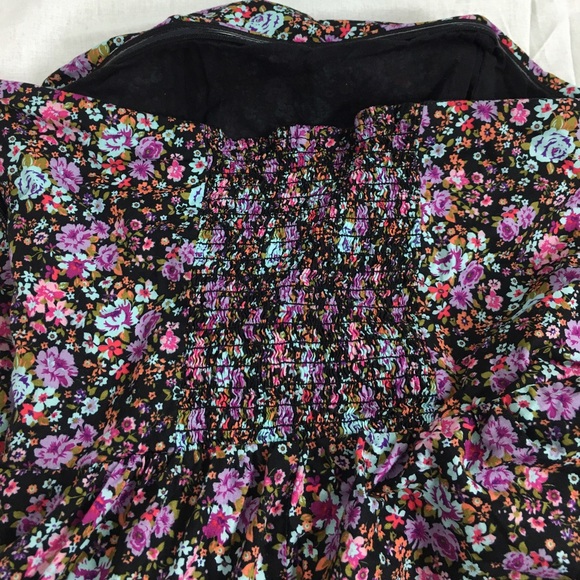 Romper - Picture 2 of 4