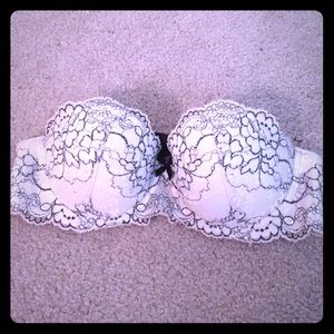 Beautiful lace VS 34B strapless bra