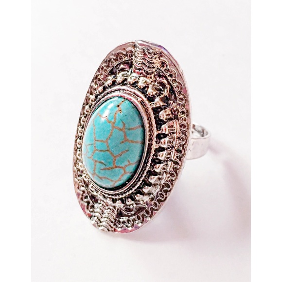 Vintage Oval Stone & Shield Ring