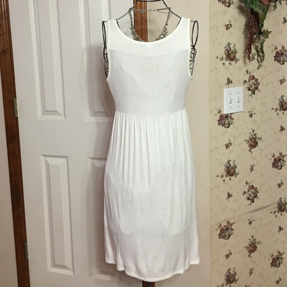 Creamy White Embellished Dress - Picture 3 of 3