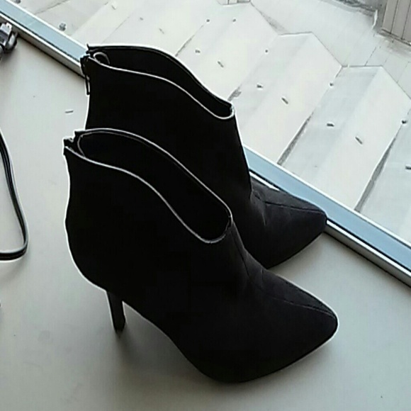 Carlos Santana black Heeled Booties