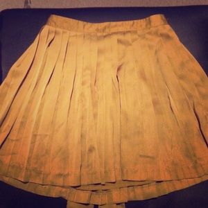 GAP pleated skirt