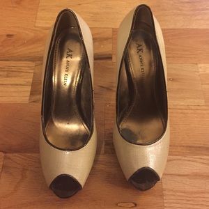 Anne Klein leather pumps