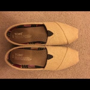 Toms