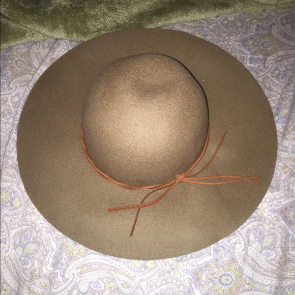 Fedora floppy hat