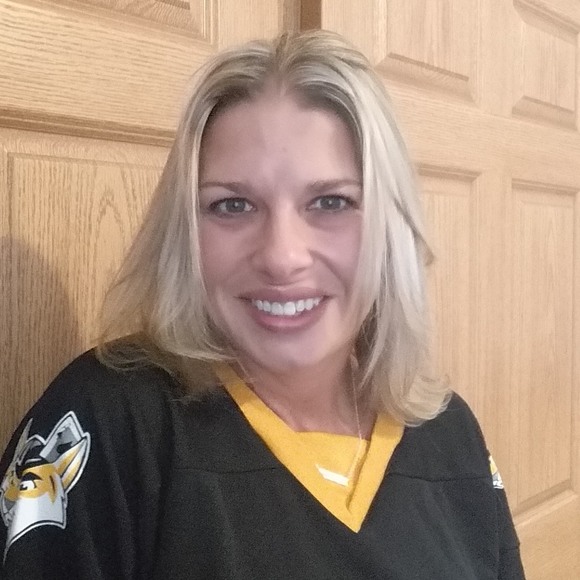 Meet your Posher, Angie - Picture 1 of 1