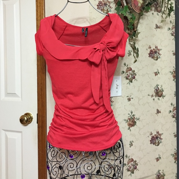 Red Top with Bow @ Neckline - Picture 1 of 4