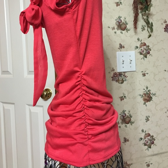 Red Top with Bow @ Neckline - Picture 4 of 4