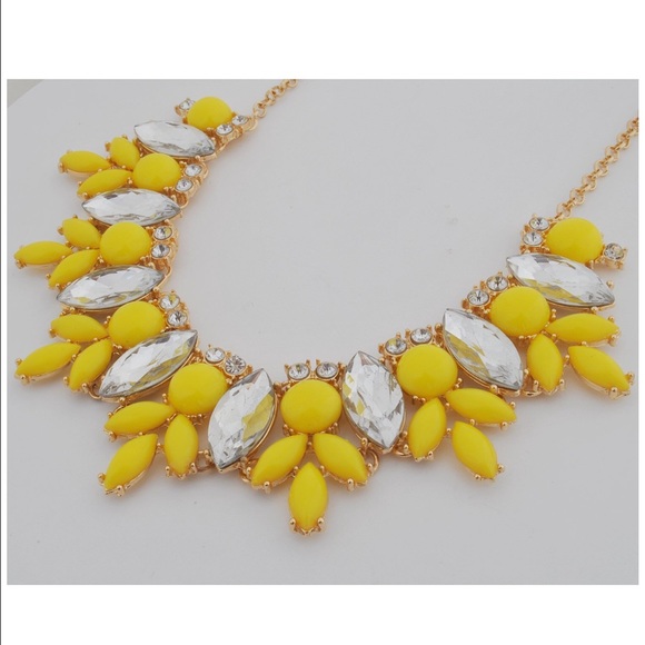 Yellow statement necklace - Picture 2 of 4
