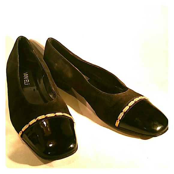 Vaneli Womens Genuine Suede Flats Size 7.5